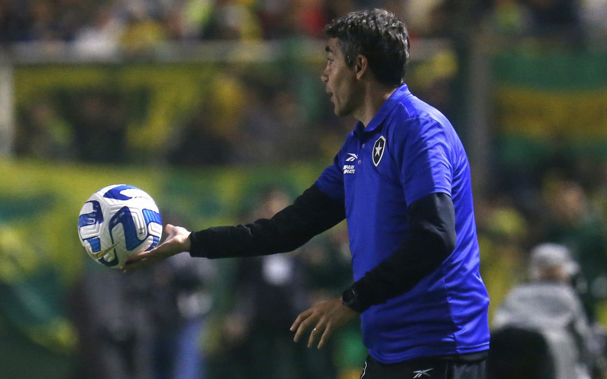 Bruno Lage, técnico do Botafogo, conheceu sua primeira derrota pelo clube