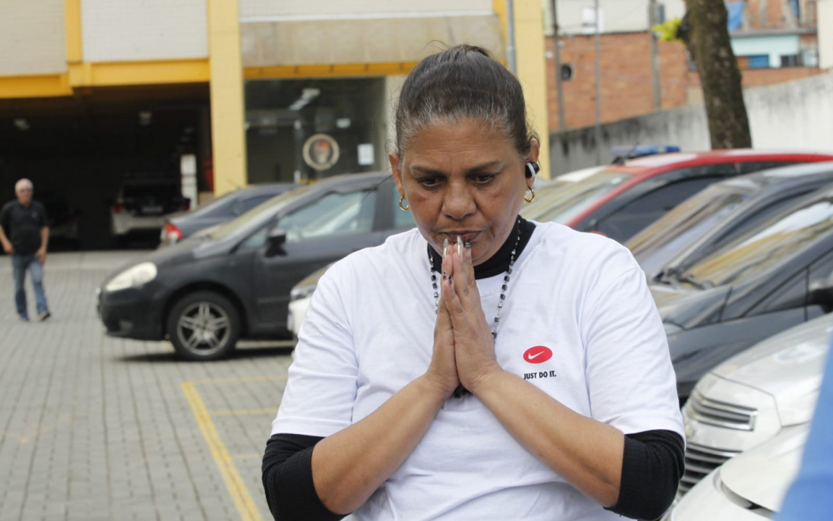 Mãe de Arthur Miguel esteve na Delegacia de Homicídios da Baixada Fluminense (DHBF)