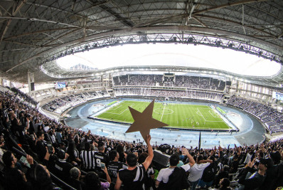 Torcedores do Botafogo esgotam ingressos para clássico com o Flamengo