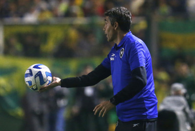 Bruno Lage analisa eliminação do Botafogo e pede apoio da torcida