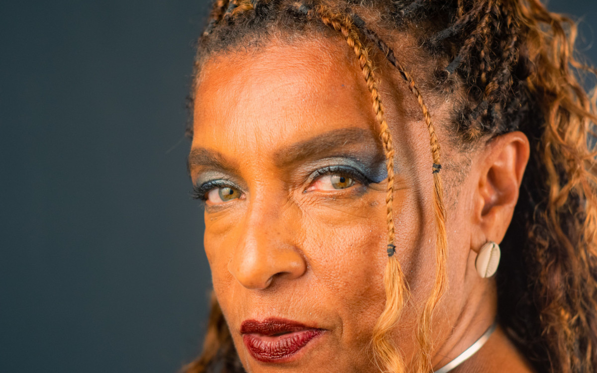 Elisa Lucinda terá sua história transformada em documentário dirigido por Glenda Nicácio - Divulgação/Jonathan Estrella