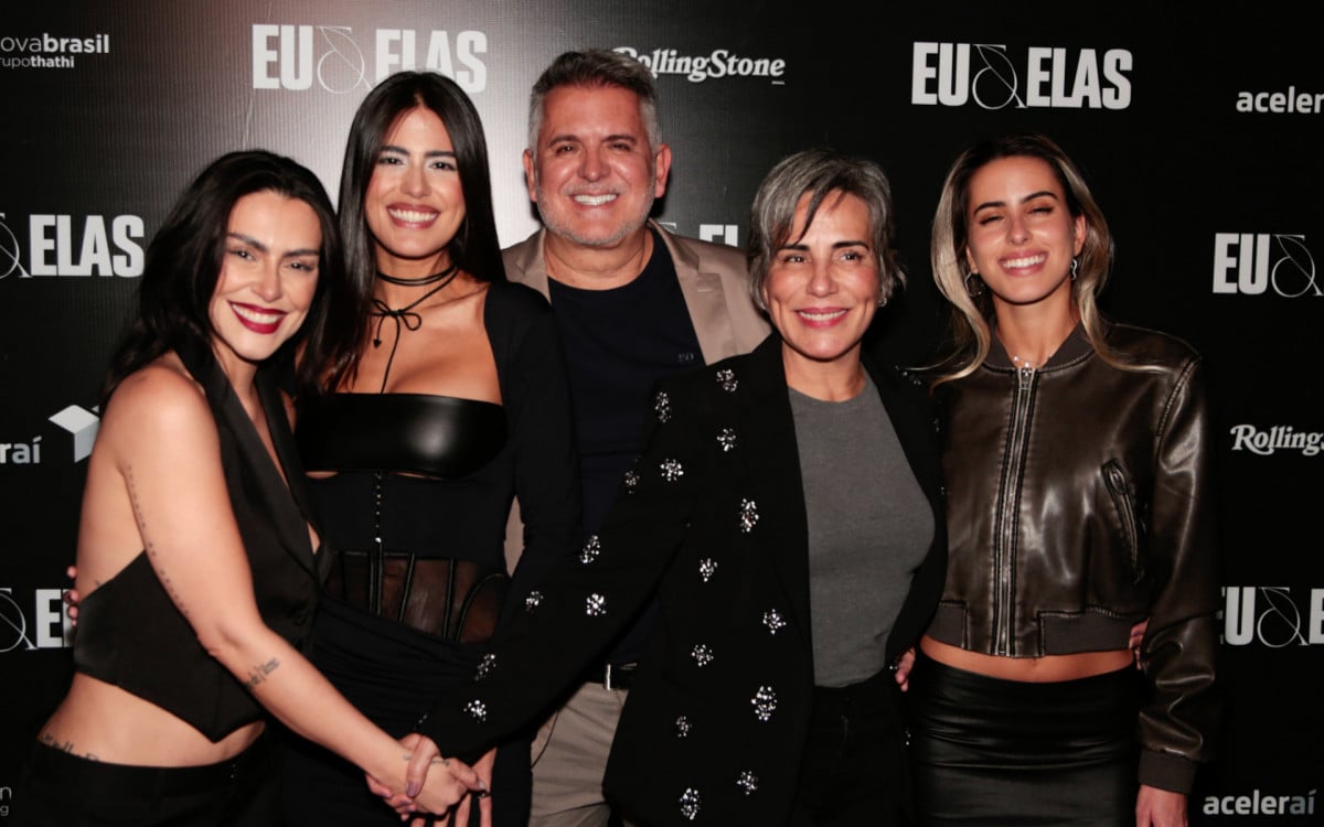 Gloria Pires e Orlando Morais posam com as filhas, Cleo, Aná e Anttónia - Van Campos/Ag. News