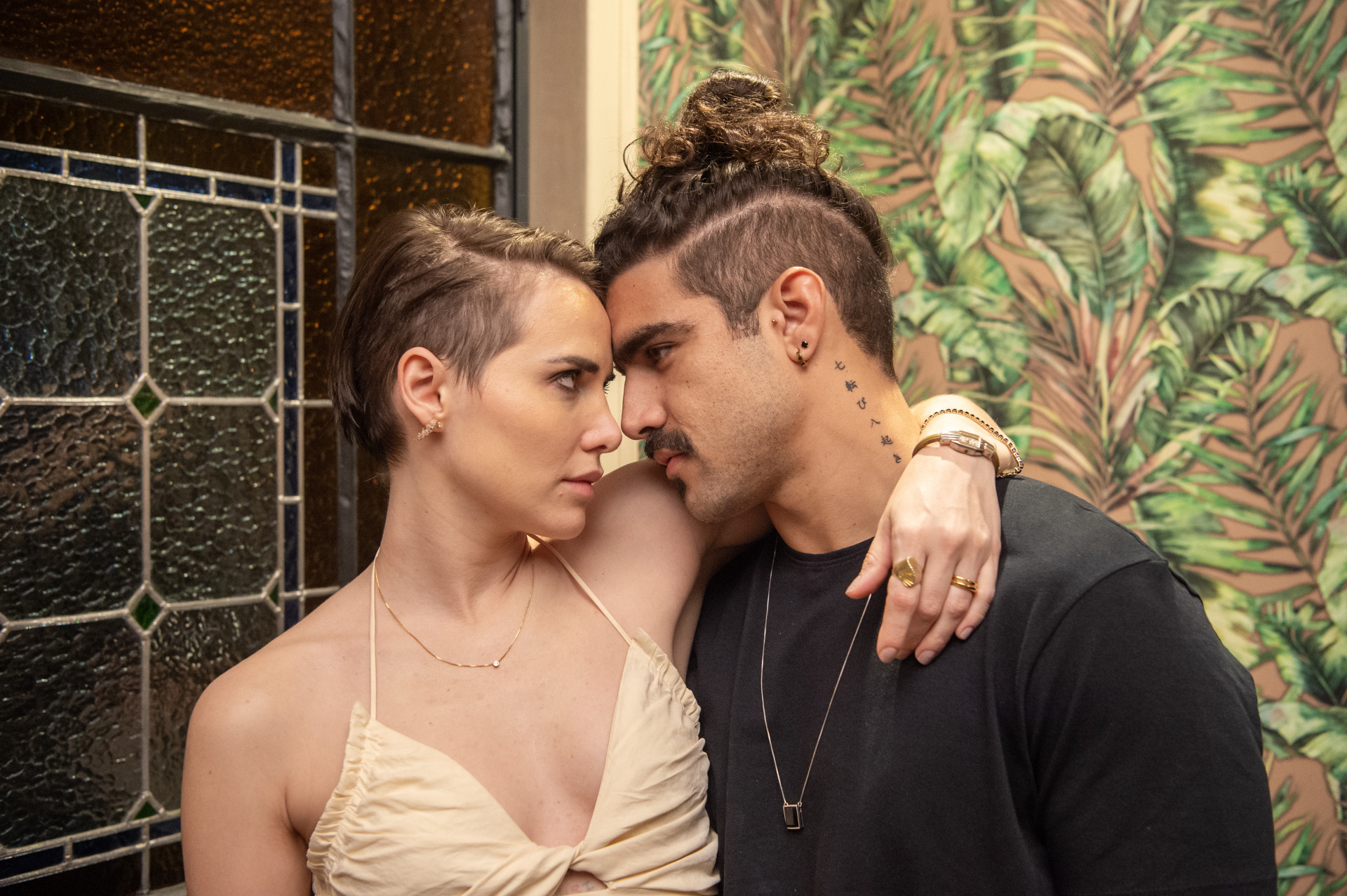 Relação de amantes entre atores apimenta a novela 'Todas as flores' - Estevam Avellar/TV Globo