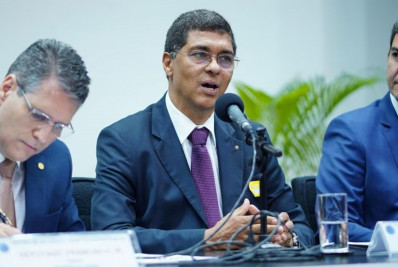 Aras substitui Lindôra por Luiz Augusto Santos Lima na PGR