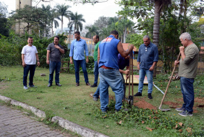 Representantes da Prefeitura e da Câmara acompanham os serviços do Revit BM