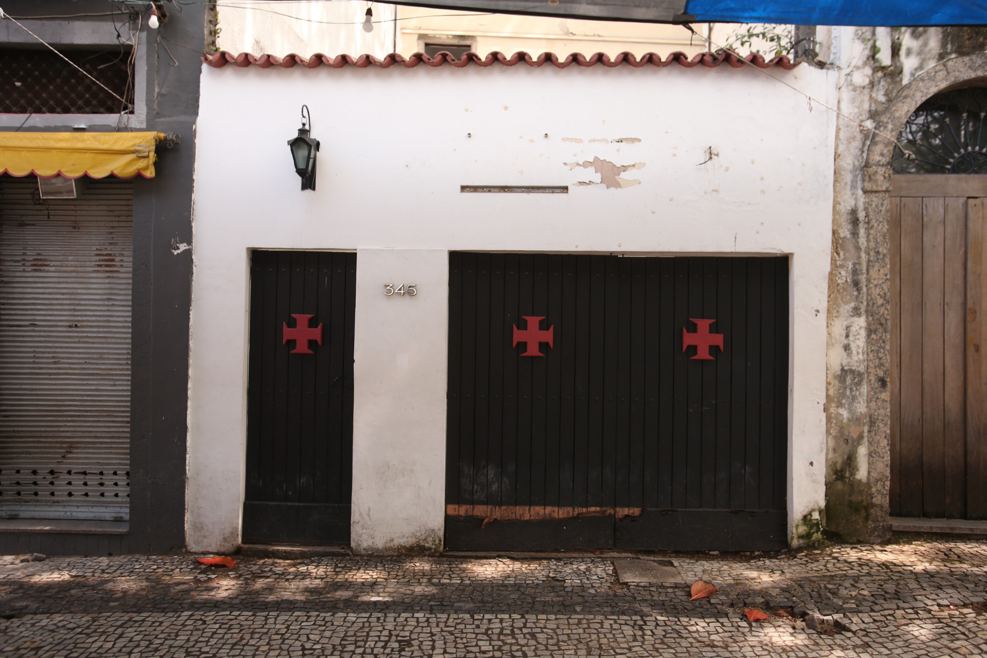 Primeira sede do Vasco da Gama na rua Sacadura Cabral, na Gamboa, est&aacute; fechada e inativa - Cleber Mendes/Agencia O Dia