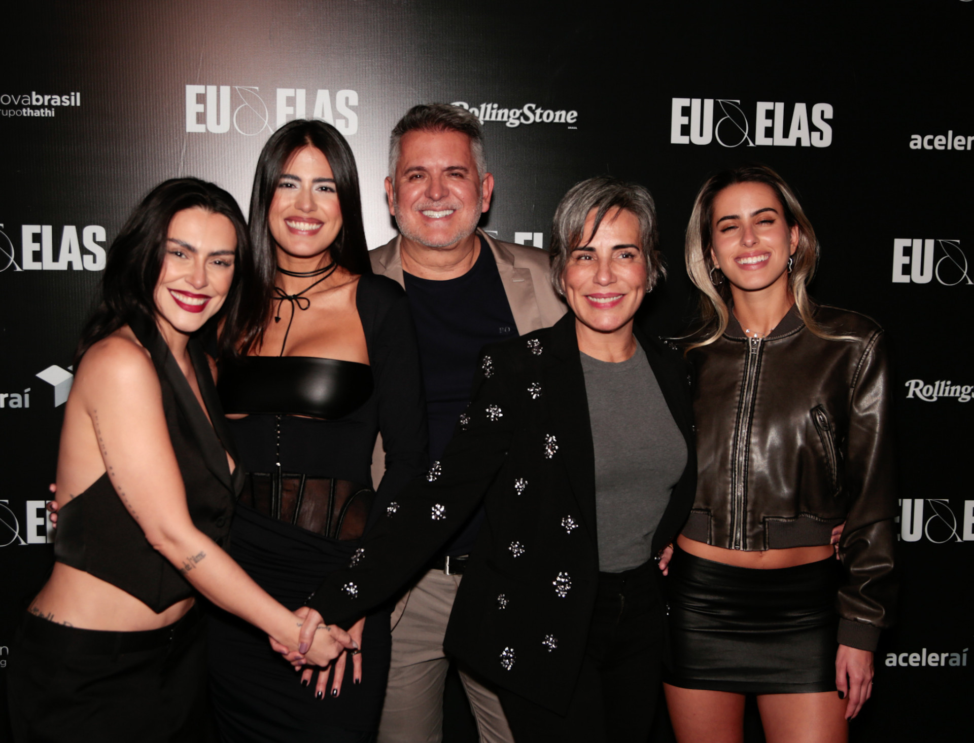Gloria Pires e Orlando Morais posam com as filhas, Cleo, Aná e Anttónia - Van Campos/Ag. News