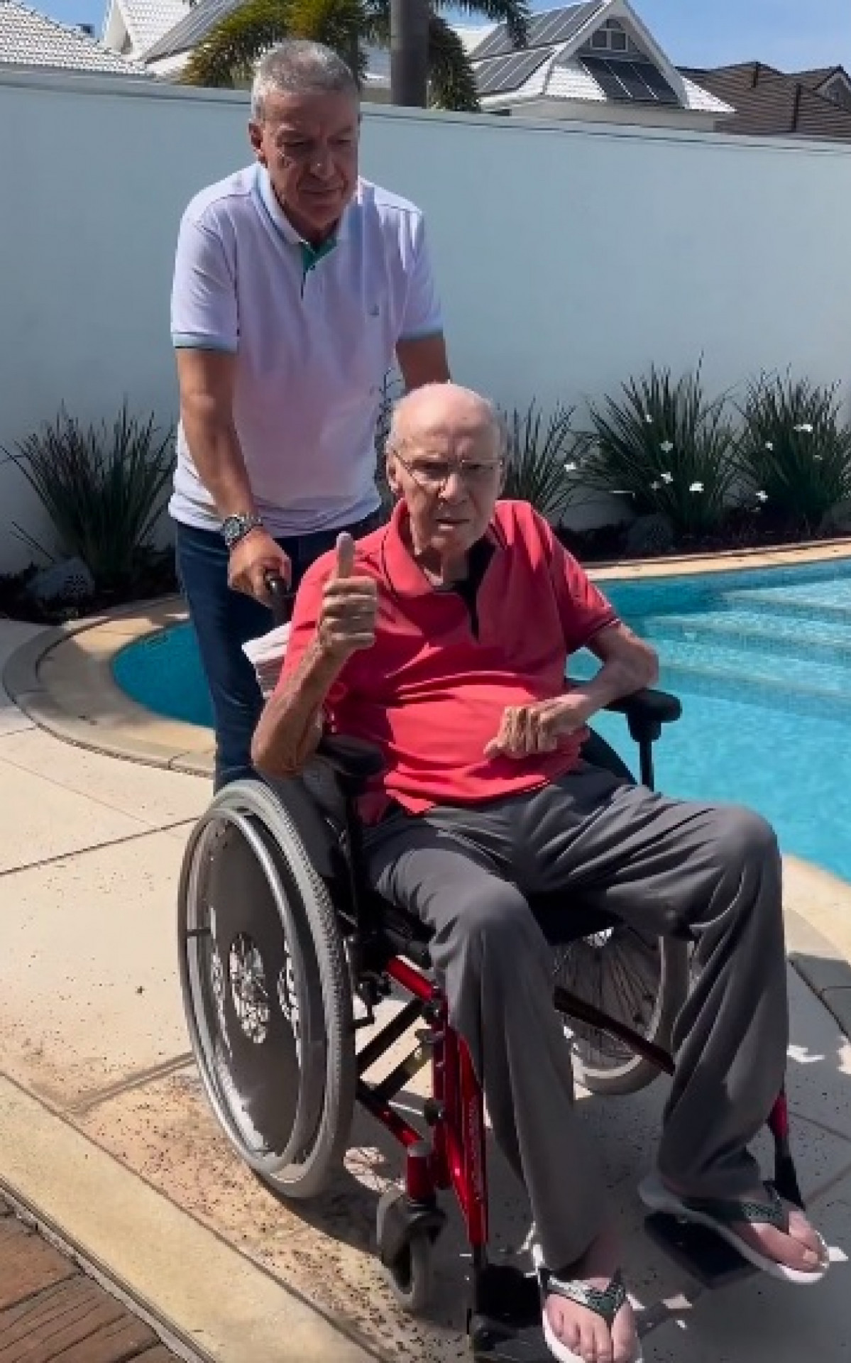 Zagallo recebe alta hospitalar - Reprodução / Instagram