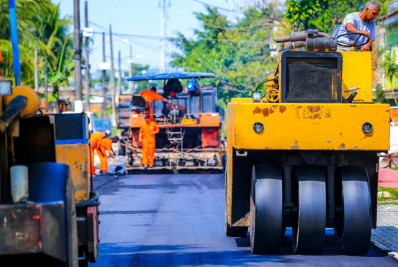 Prefeitura de Belford Roxo asfalta ruas no bairro Recantus
