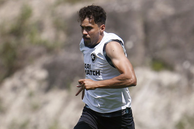 Destaque do Botafogo, Eduardo dá dicas a Neymar e elogia torcedor saudita: 'São muito fanáticos'