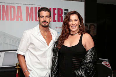 Claudia Raia e Enzo Celulari marcam presença em novo musical de Jarbas Homem de Mello