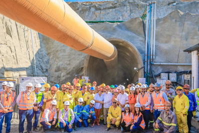 Lula diz que fêmur dói 'sentado, de pé e deitado' e confirma cirurgia no fim de setembro