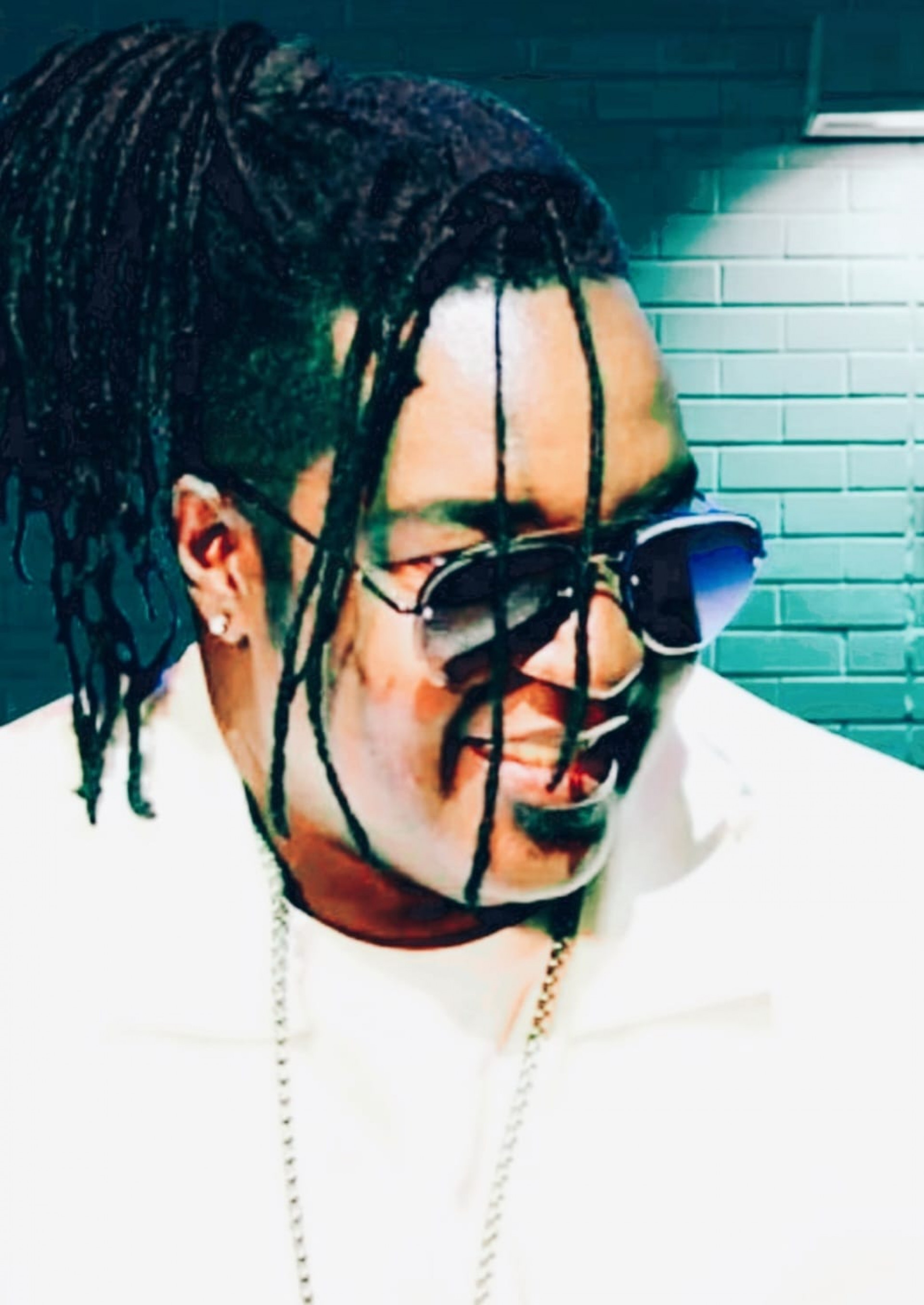 O escritor Pedro B. Fiholly lan&ccedil;aram seu livro na Bienal do Livro no dia 7 de setembro - Ryan Fernandes / Divulga&ccedil;&atilde;o