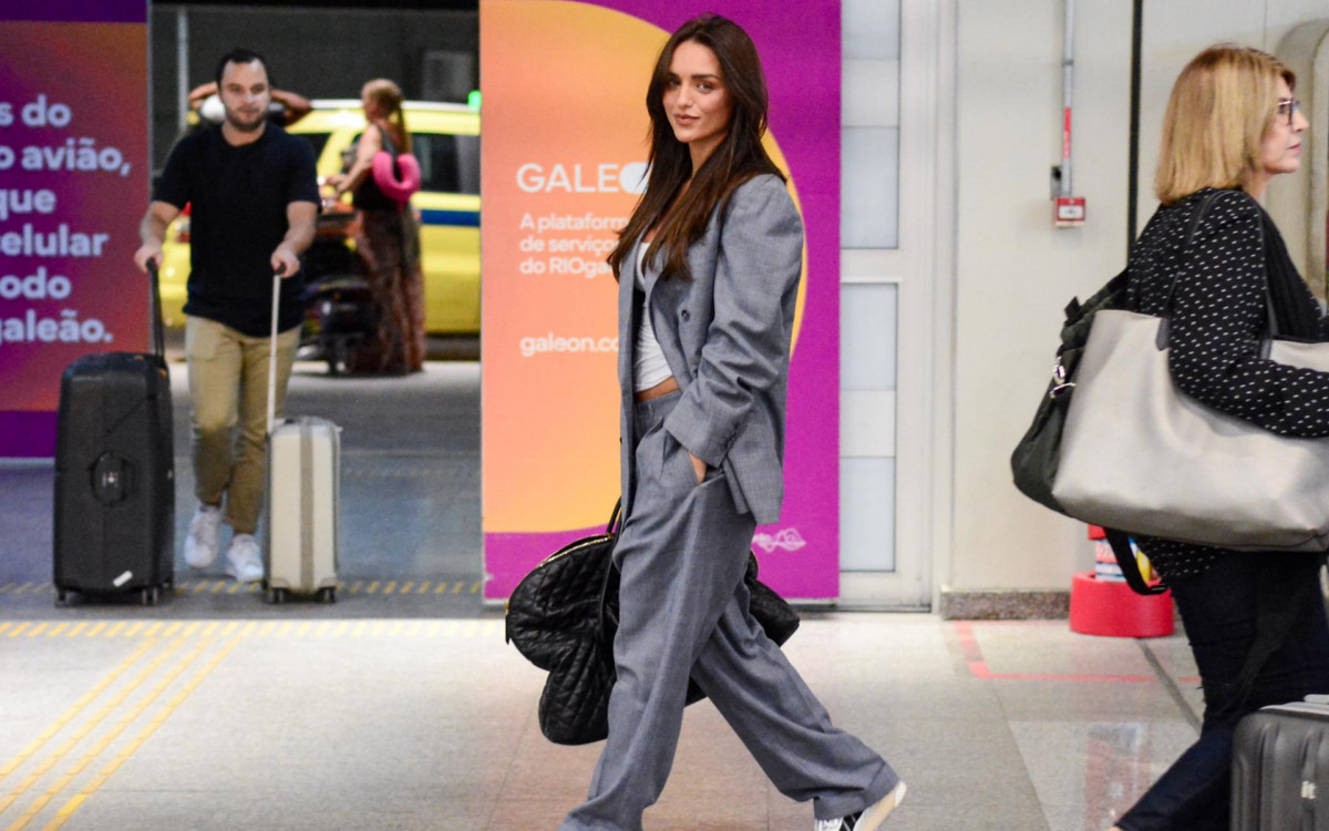 Rafa Kalimann esbanjou estilo antes de embarcar para viagem internacional, nesta sexta-feira