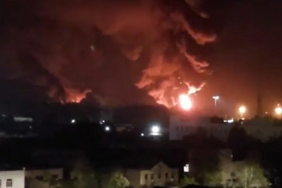 Ucrânia assume ataque a aeroporto e diz que operou de dentro da Rússia