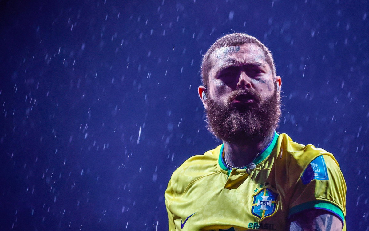 O rapper norte-americano Post Malone encerrou a primeira noite do palco Skyline na estreia do The Town, em São Paulo