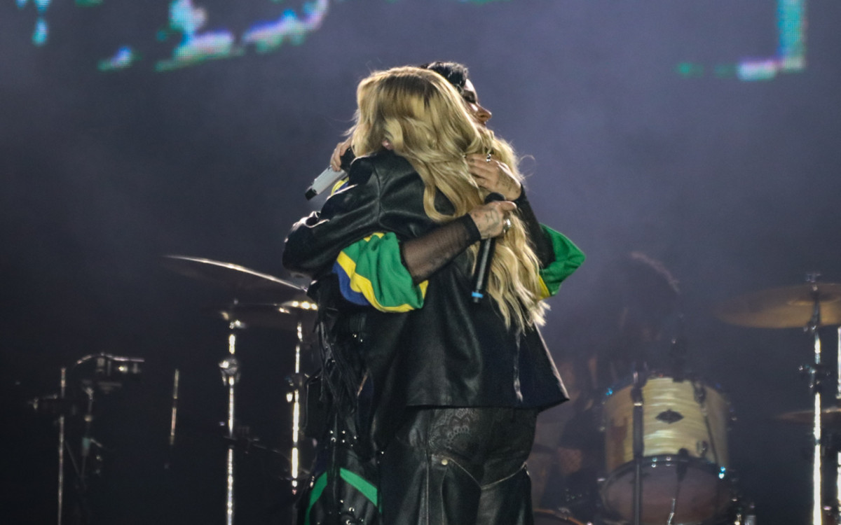 Destaque na primeira noite do The Town, Demi Lovato convidou Luísa Sonza para apresentar \'Penhasco2\'