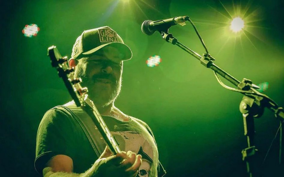 Rinaldo Oliveira, o Mingau, é baixista do Ultraje a Rigor desde 1999 - Reprodução/Instagram