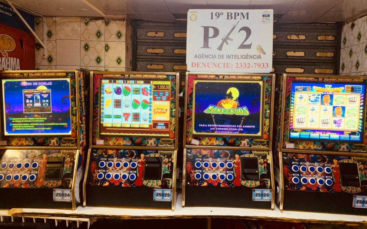 Equipamentos ficaram escondidos em estabelecimentos irregulares 