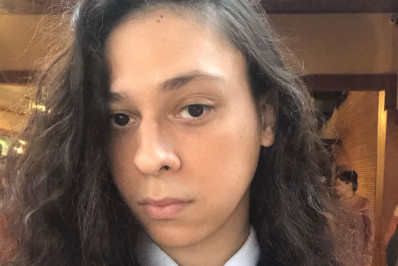 Ator Victor Meyniel é brutalmente agredido na Zona Sul; defesa alega homofobia