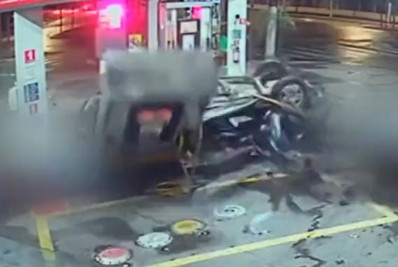 Carro atinge tanques de gasolina e causa a morte de três pessoas em São Paulo