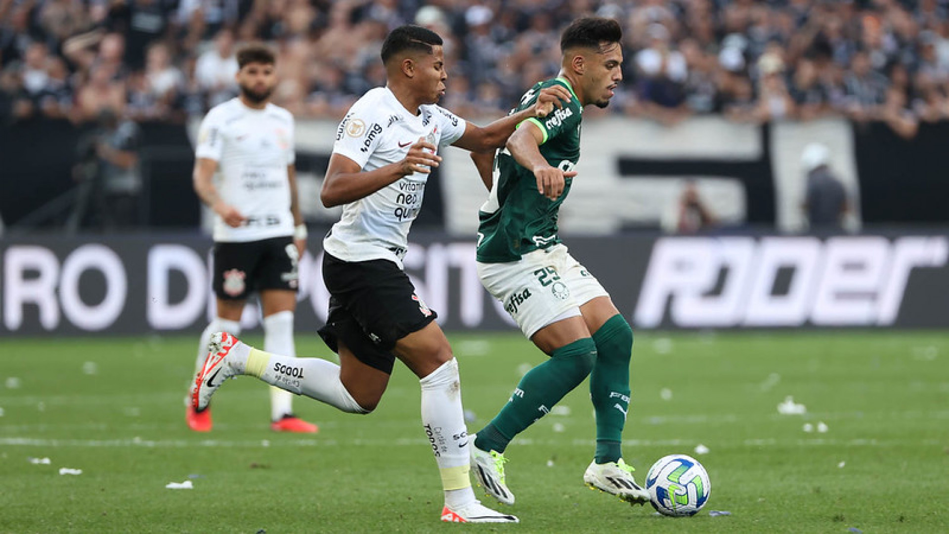 Perdemos dois pontos', define Abel após empate do Palmeiras no dérbi