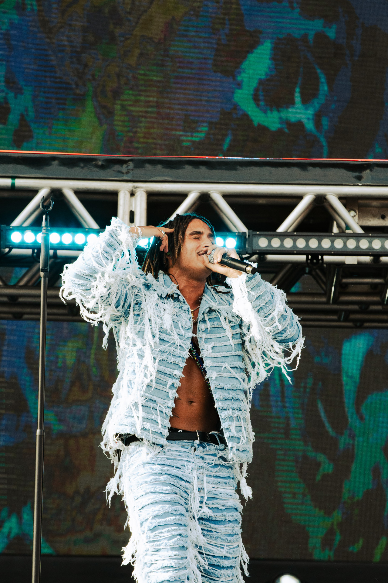 Matuê agita segundo dia do The Town com show vibrante