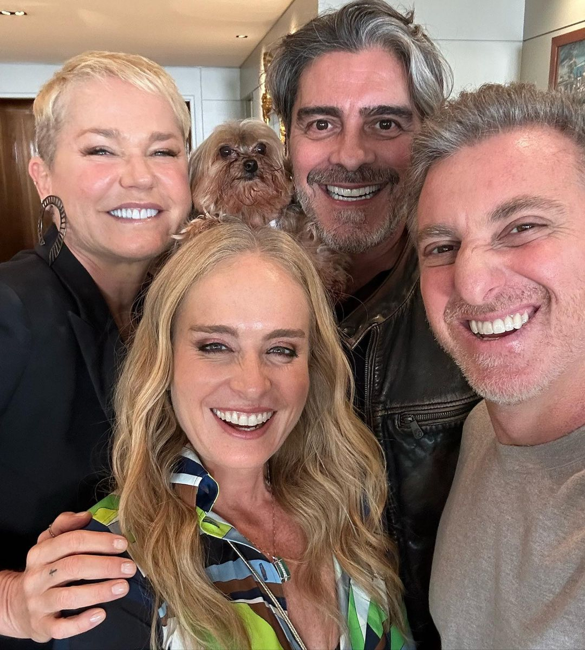 Angélica, Xuxa Meneghel e Junno Andrade na festa surpresa de Luciano Huck - Reprodução/Instagram