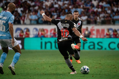 Jornal francês destaca estreia de Payet pelo Vasco: 'Técnica continua falando'