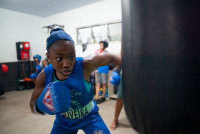 ONG incentiva crianças e jovens a aprenderem boxe e revela atletas em Benfica