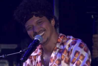 The Town: Bruno Mars leva o público à loucura com 'Evidências' em show