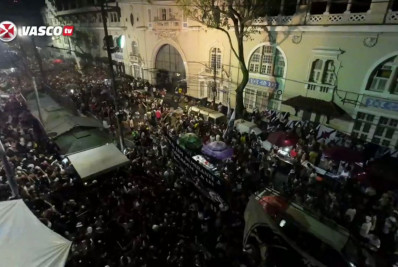 Vasco agradece à torcida pela festa em frente de São Januário