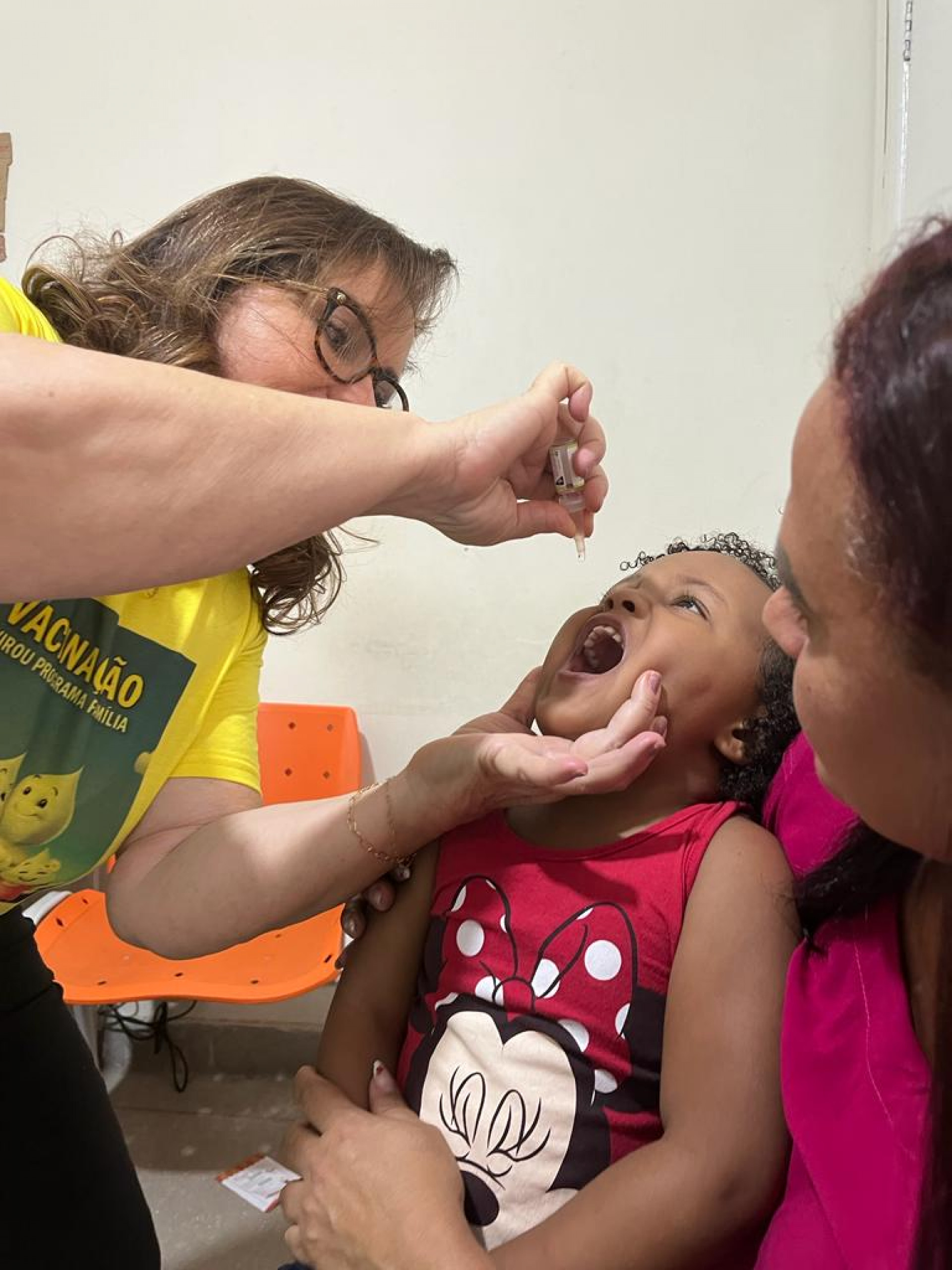 Durante o Dia D, as crian&ccedil;as tiveram oportunidade de se vacinarem a atualizar a caderneta - Zayra Lisboa/PMBR