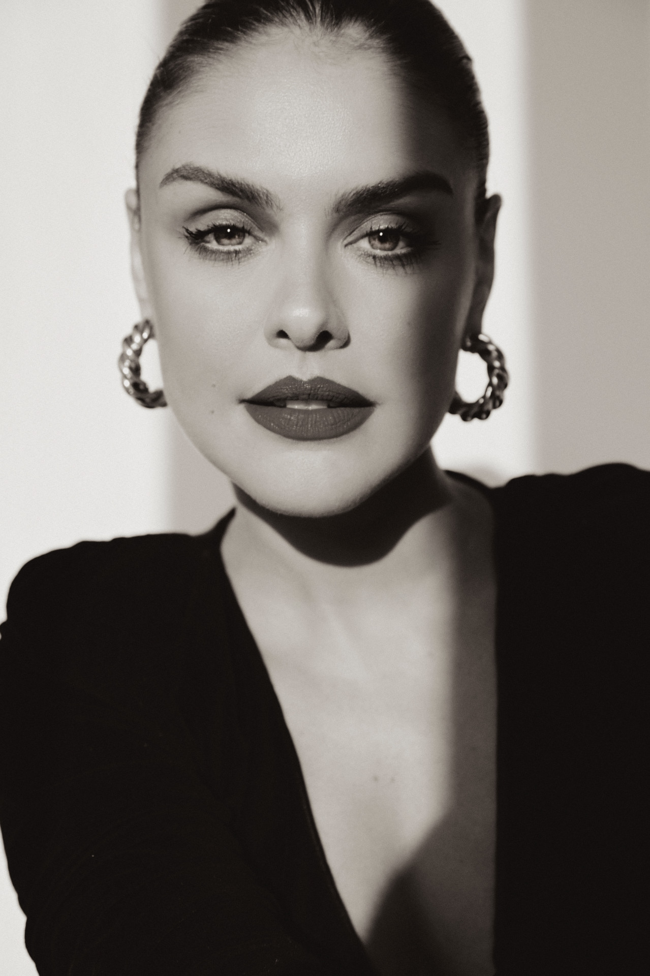 Aos 38 anos, Paloma Bernardi coleciona trabalhos na televisão - Divulgação/ Bruno Fiorentino