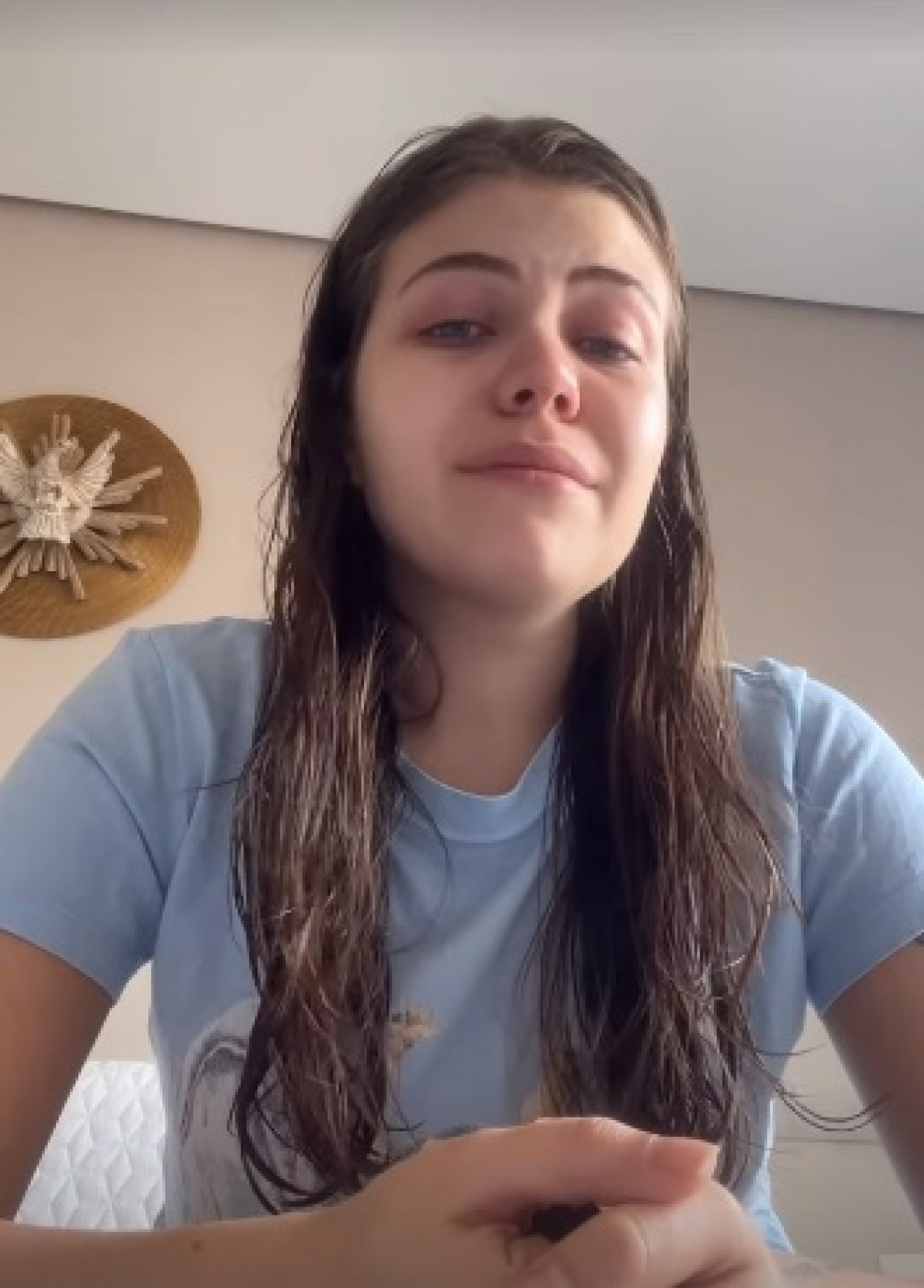 Muito emocionada, Isabella Aglio disse que o quadro de saúde do pai é delicado - Reprodução/Redes Sociais