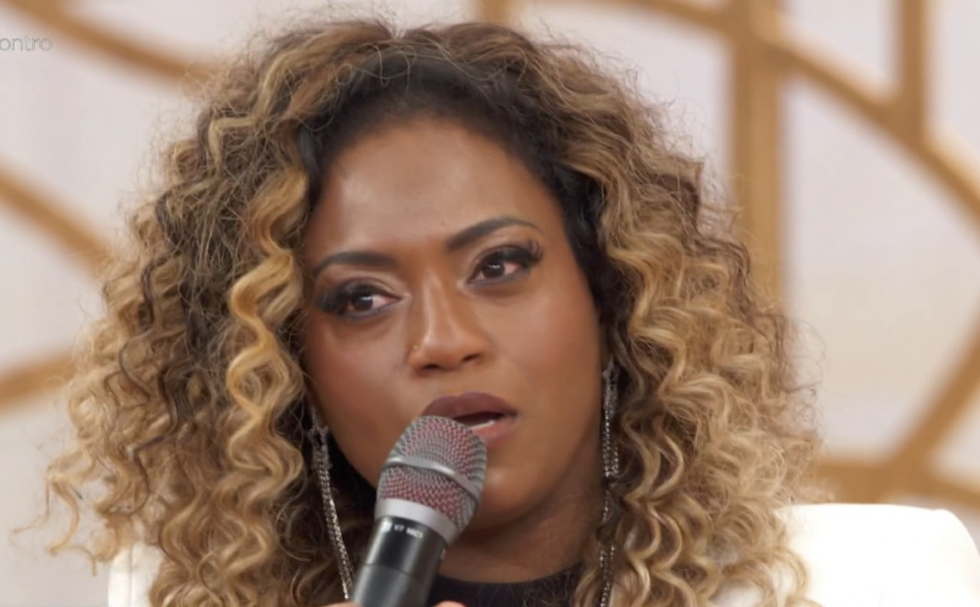 Ludmillah Anjos participa do 'Encontro', da TV Globo - Reprodução de vídeo / TV Globo