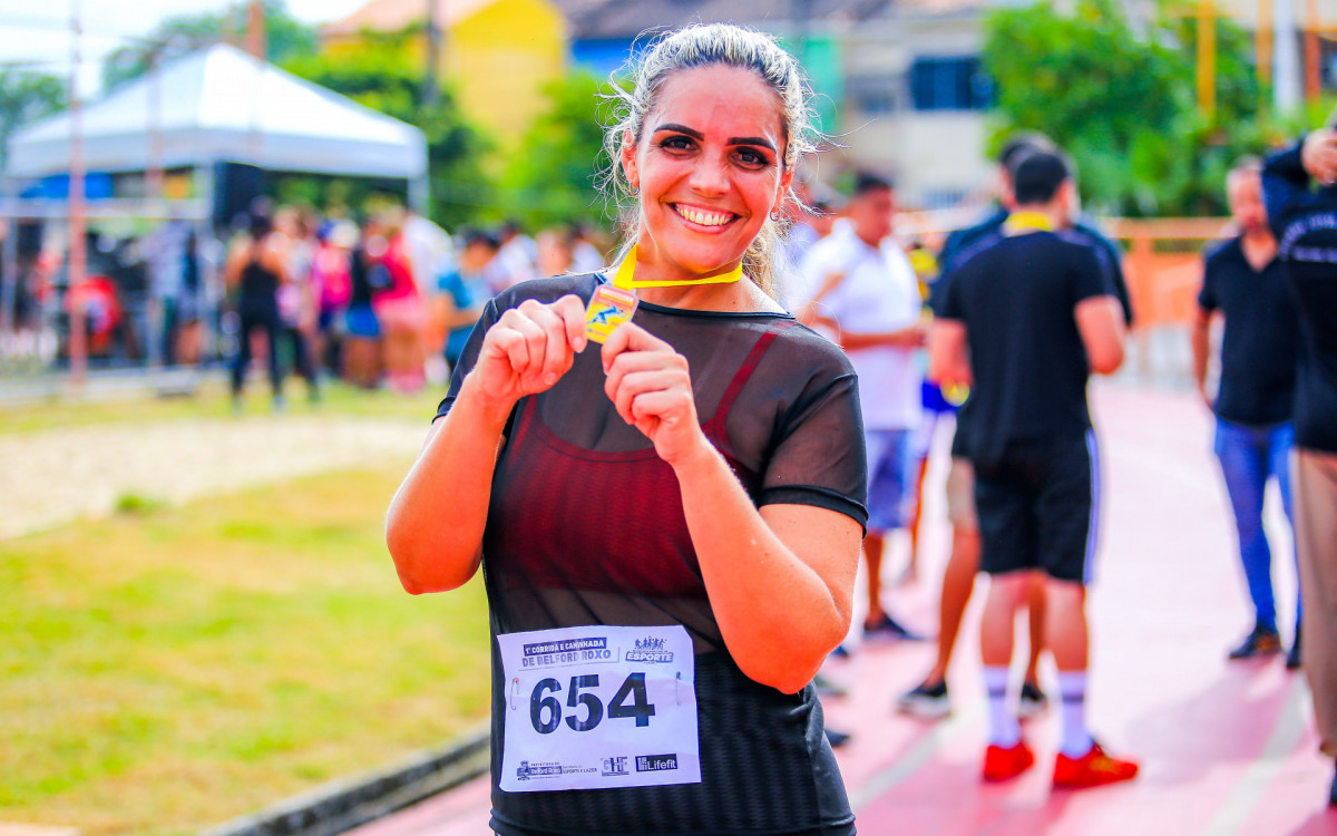 A comerciante, Amanda dos Santos, 40 anos, estava animada por ter sido umas das primeiras a passar pela linha de chegada e ter concluído os 5km com sucesso