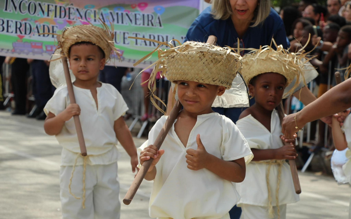 Semana da Pátria | Desfile Cívico em São Vicente