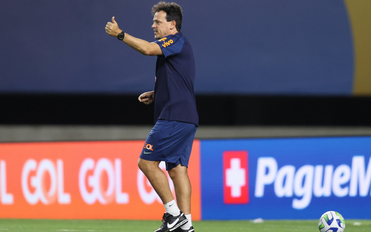Fernando Diniz comandou seu primeiro treinamento pela seleção brasileira