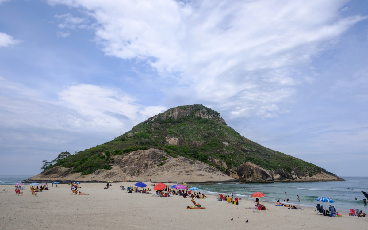 Clima tempo na Praia do Pontal e Recreio, Rio de Janeiro, nesta Terça-feira (05).