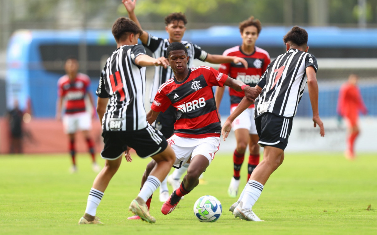 Flamengo goleia o Atlético-MG por 5 a 1