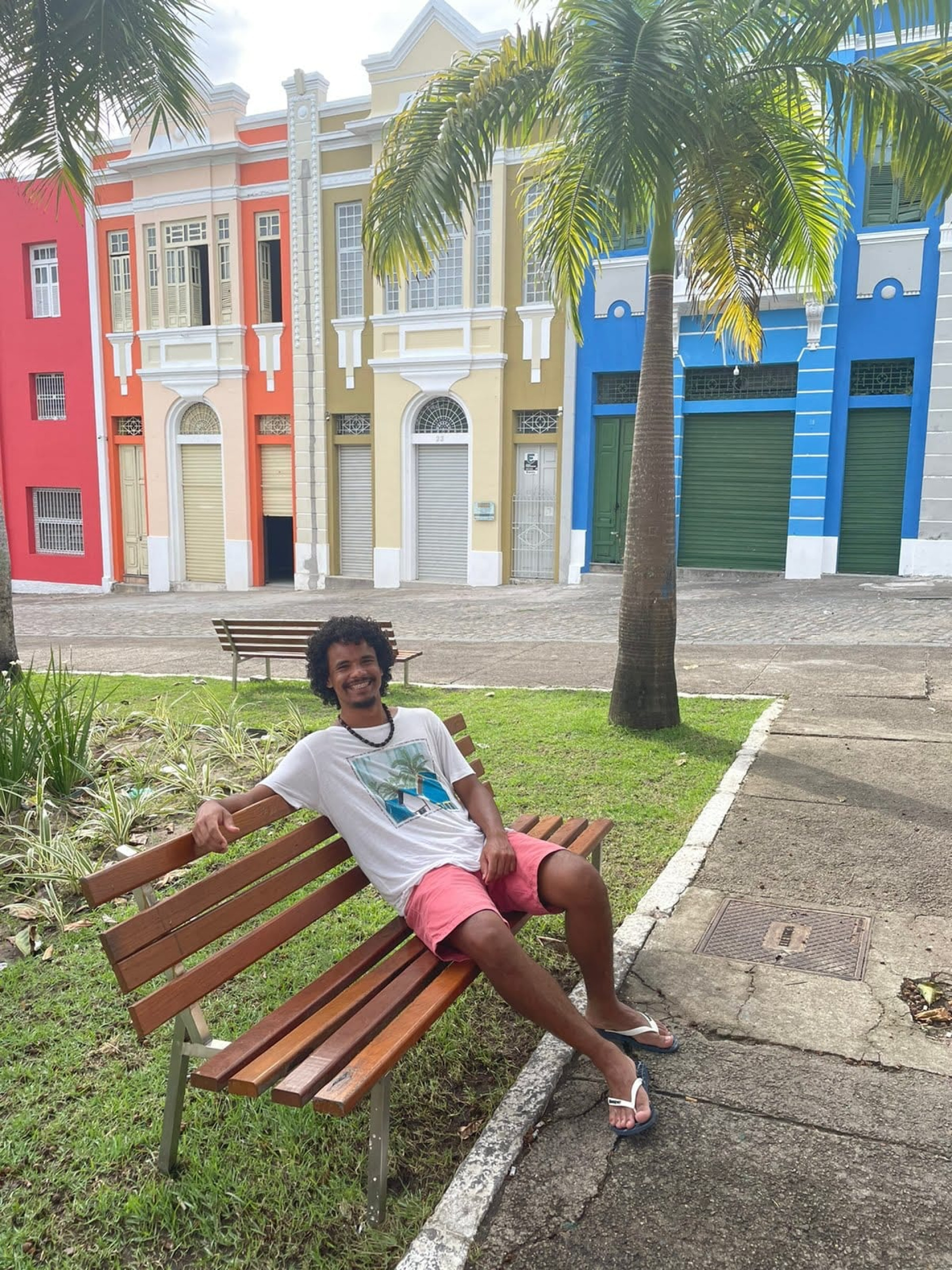 Na foto, o musico e professor Fernando Brasil, de 23 anos