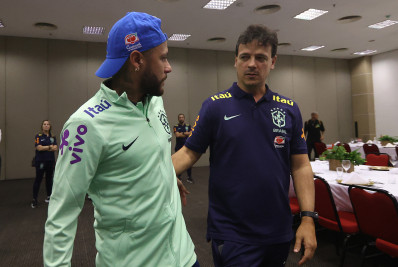 Fernando Diniz comanda seu primeiro treino pela Seleção com grupo quase completo