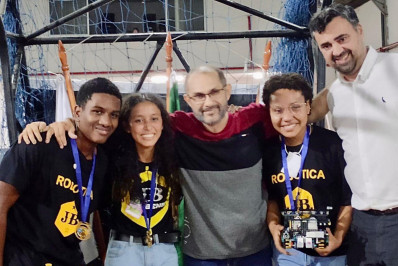 Medalha de ouro vai para a Escola Municipal João Brazil na Olimpíada Brasileira de Robótica