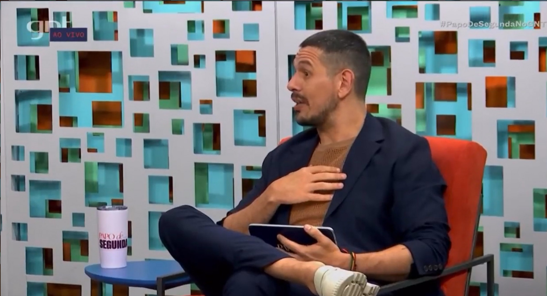 João Vicente de Castro é um dos apresentadores do 'Papo de Segunda' - Reprodução de vídeo / GNT