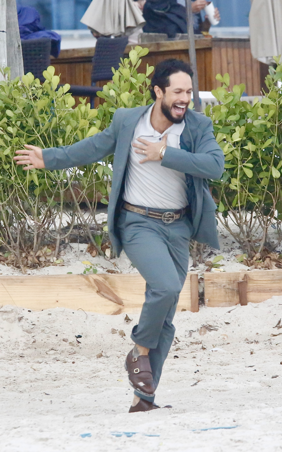  Rainer Cadete grava cenas de novela na praia da Barra Da Tijuca, na Zona Oeste do Rio