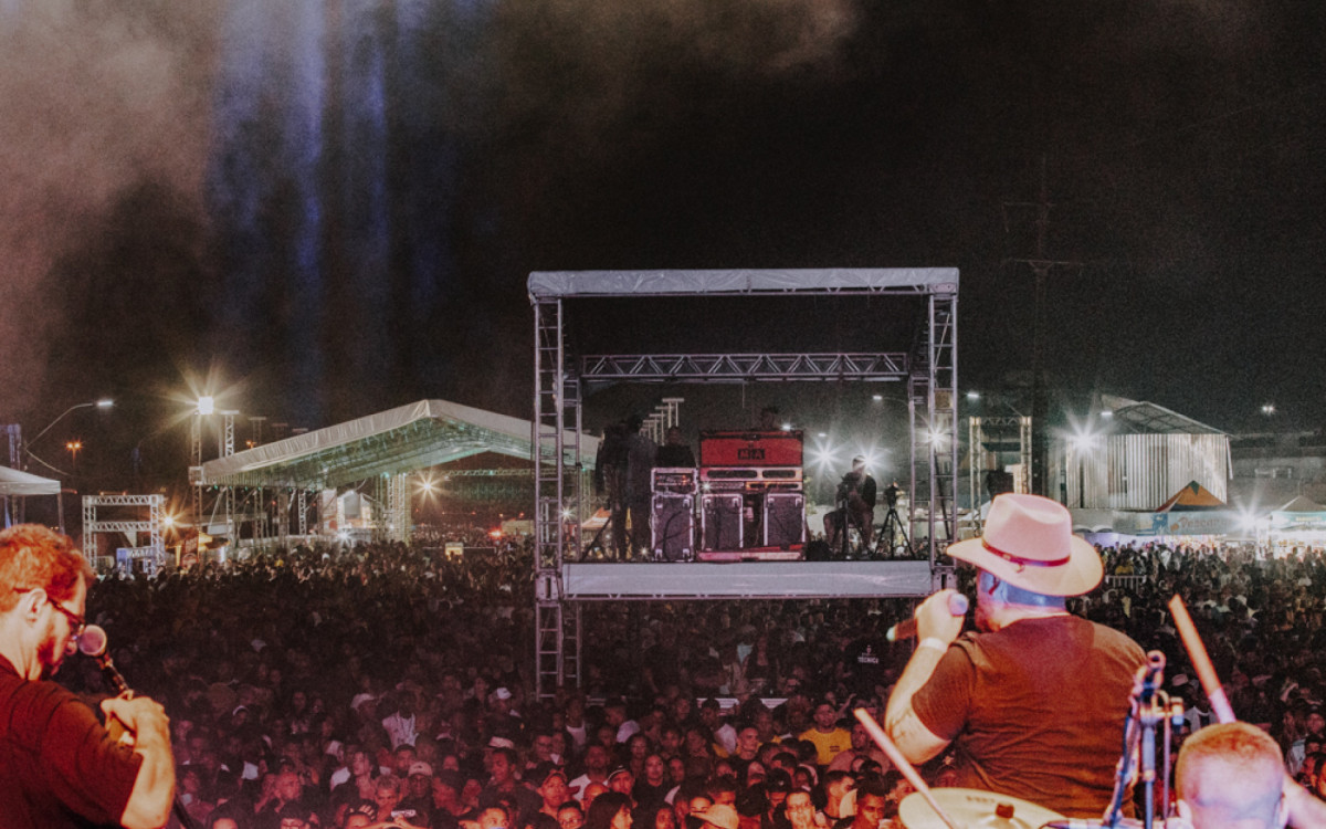 A ExpoGuapi 2023 reuniu cantores, DJs e bandas de sertanejo, forró, entre outros ritmos musicais