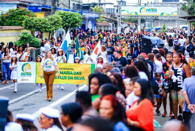 Belford Roxo: 16 escolas desfilam no Lote XV e abordam inclusão, alimentação e outros temas