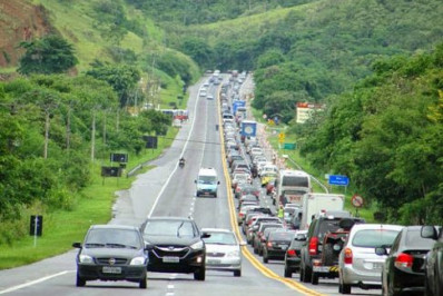 Cerca de 180 mil veículos devem vir à Região dos Lagos no feriadão da Independência