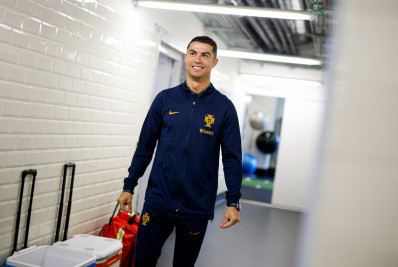 Cristiano Ronaldo vê fim de rivalidade com Messi: 'Legado continua'